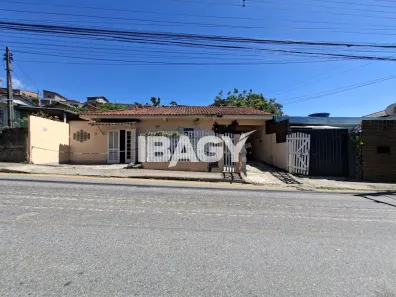 Casa com 3 Quartos para alugar, 150m² no Ipiranga, São José