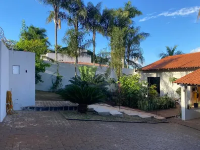 Casa com 3 Quartos à venda, 350m² no Cidade Jardim, Uberlândia