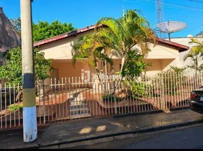 Casa com 3 Quartos à venda, 169m² no Centro, Rio das Pedras