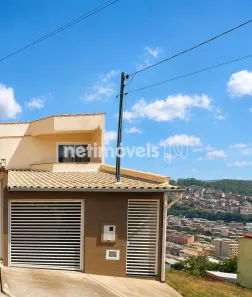 Casa com 3 Quartos à venda, 150m² no Nova Benfica, Juiz de Fora