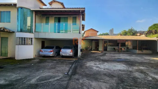 Casa com 4 Quartos para alugar, 372m² no Milanez, Contagem
