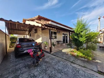 Casa de Condomínio com 3 Quartos para alugar, 100m² no Coqueiral, Araruama
