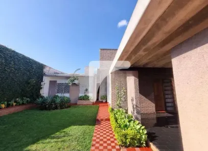 Casa com 4 Quartos à venda, 167m² no Petrópolis, Londrina