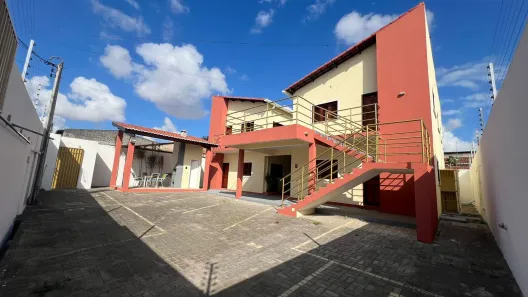 Prédio Residencial com 16 Quartos à venda, 488m² no Novo Oriente, Maracanaú