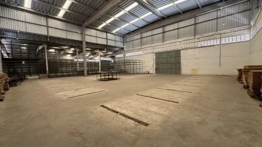 Galpão/Depósito/Armazém com 1 Quarto para alugar, 2200m² no Pedra do Descanso, Feira de Santana