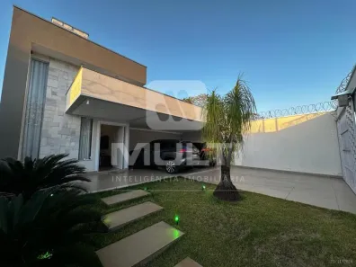 Casa com 3 Quartos à venda, 210m² no Jardim Inconfidência, Uberlândia
