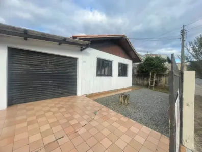 Casa com 4 Quartos para alugar, 180m² no Vila Baependi, Jaraguá do Sul