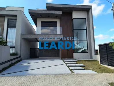 Casa de Condomínio com 3 Quartos à venda, 210m² no Cézar de Souza, Mogi das Cruzes