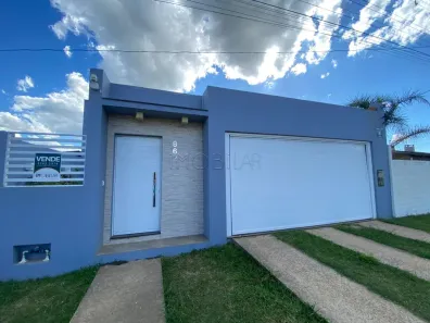 Casa com 3 Quartos para alugar, 156m² no Tarumã, Bagé