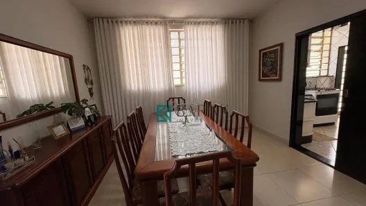 Casa com 4 Quartos à venda, 303m² no Zona 04, Maringá