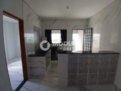 Casa com 3 Quartos para alugar, 150m² no Jardim Ipanema, Uberlândia