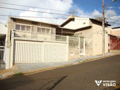 Casa com 4 Quartos à venda, 324m² no Jardim Alexandre Campos, Uberaba