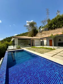 Casa de Condomínio com 3 Quartos à venda, 400m² no Itaipava, Petrópolis
