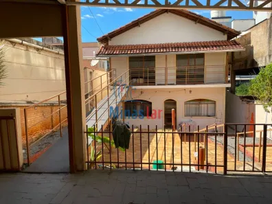 Casa com 5 Quartos à venda, 400m² no Sagrada Família, Belo Horizonte