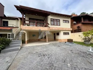 Casa com 5 Quartos para alugar, 300m² no João Paulo, Florianópolis