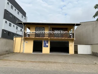 Sobrado com 3 Quartos à venda, 530m² no Boa Vista, Joinville