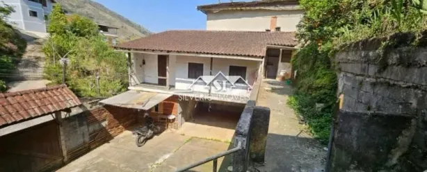 Casa com 4 Quartos à venda, 250m² no Caxambu, Petrópolis