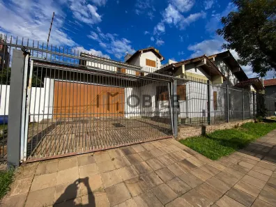 Imóvel Comercial com 3 Quartos para alugar, 230m² no Jardim Itu, Porto Alegre