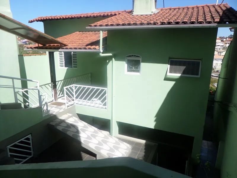 Casa com 4 quartos — Floramar, Belo Horizonte