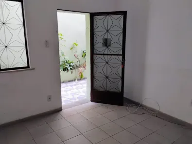 Casa com 2 Quartos para alugar, 80m² no Centro, Nova Iguaçu