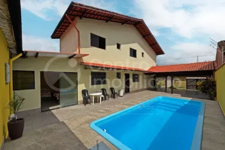 Casa com 4 Quartos à venda, 196m² no Belmira Novaes, Peruíbe