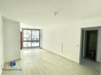 Apartamento com 2 Quartos para alugar, 73m² no Centro Histórico, Porto Alegre