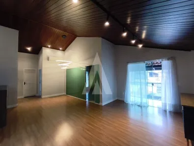 Casa com 3 Quartos para alugar, 160m² no Fátima, Joinville