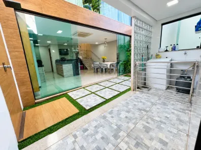 Casa com 3 Quartos à venda, 244m² no Santa Amélia, Belo Horizonte