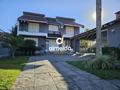 Casa com 4 Quartos à venda, 311m² no Camobi, Santa Maria