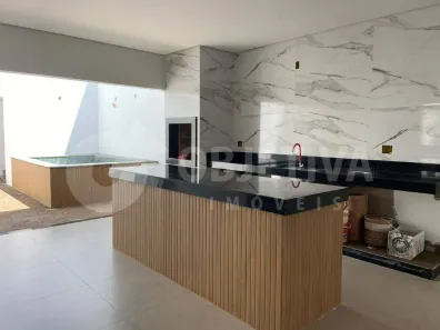 Casa com 3 Quartos à venda, 170m² no Laranjeiras, Uberlândia