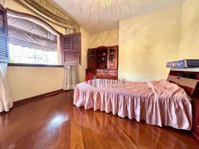 Casa com 6 Quartos à venda, 548m² no São Mateus, Juiz de Fora