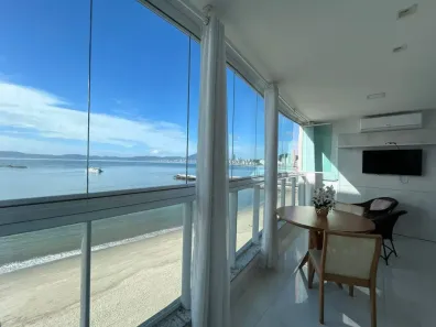 Apartamento com 3 Quartos para alugar, 142m² no Centro, Itapema