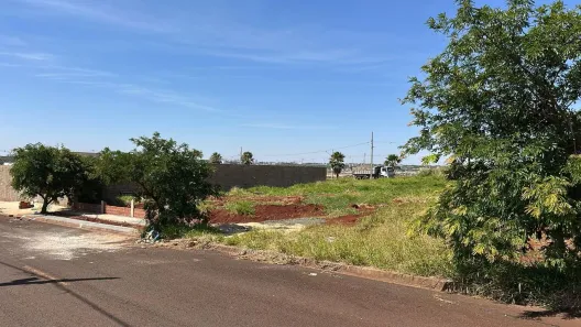 Lote/Terreno à venda, 300m² no Zona 08, Maringá