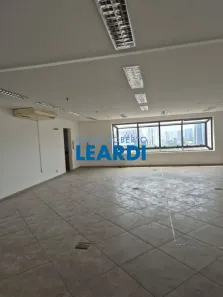 Sala Comercial à venda, 90m² no Água Branca, São Paulo