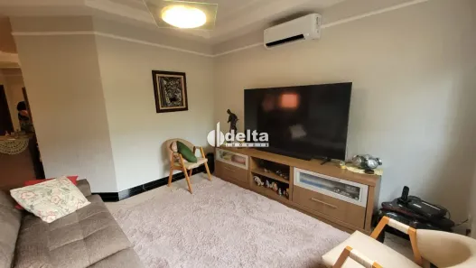 Casa de Condomínio com 4 Quartos à venda, 190m² no Jardim Inconfidência, Uberlândia