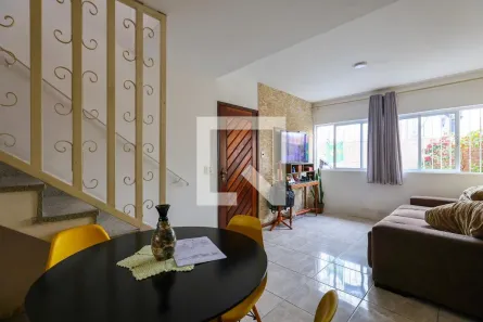Casa com 2 Quartos à venda, 135m² no Parque Assunção, Taboão da Serra