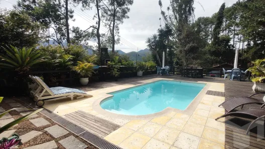 Casa com 3 Quartos à venda, 500m² no Araras, Petrópolis