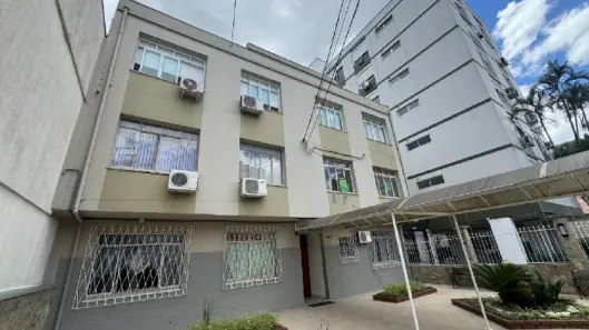 Apartamento com 2 Quartos para alugar, 46m² no Menino Deus, Porto Alegre