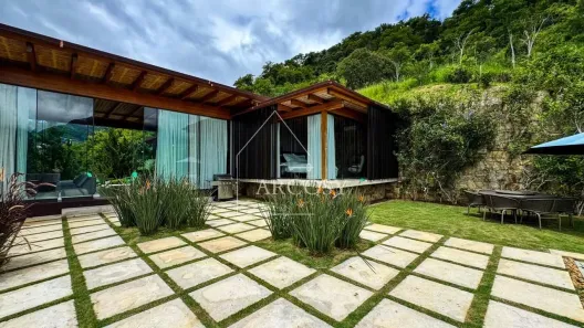 Casa com 4 Quartos à venda, 350m² no Araras, Petrópolis