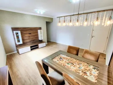 Apartamento com 2 Quartos para alugar, 69m² no Centro, Curitiba
