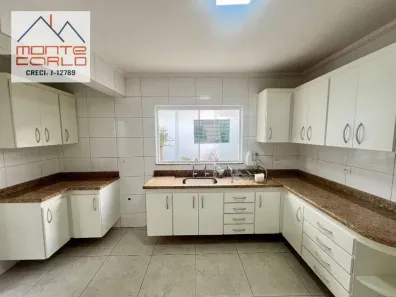 Sobrado com 3 Quartos para venda ou aluguel, 184m² no Nova Petrópolis, São Bernardo do Campo