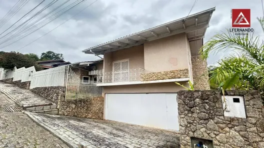 Casa com 3 Quartos para alugar, 321m² no Velha, Blumenau