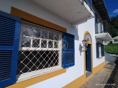 Casa com 5 Quartos à venda, 231m² no Valparaíso, Petrópolis