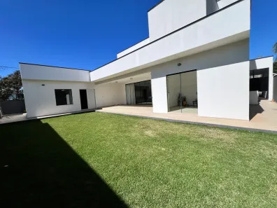 Casa de Condomínio com 3 Quartos para alugar, 277m² no Estiva, Taubaté