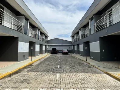 Sobrado com 2 Quartos à venda, 80m² no Jundiapeba, Mogi das Cruzes