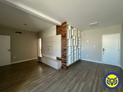 Apartamento com 2 Quartos para alugar, 80m² no Canto, Florianópolis
