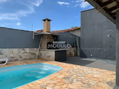 Casa com 3 Quartos à venda, 180m² no Santa Mônica, Uberlândia