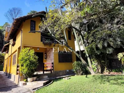 Casa com 5 Quartos à venda, 208m² no Valparaíso, Petrópolis
