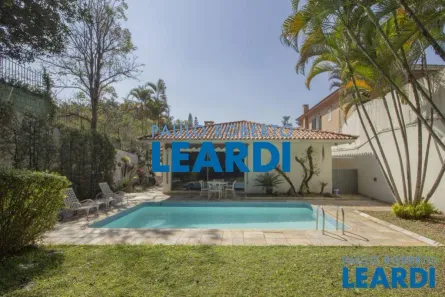 Casa com 3 Quartos à venda, 341m² no Jardim Guedala, São Paulo