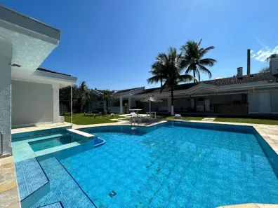 Casa de Condomínio com 7 Quartos para alugar, 628m² no Jardim Acapulco, Guarujá